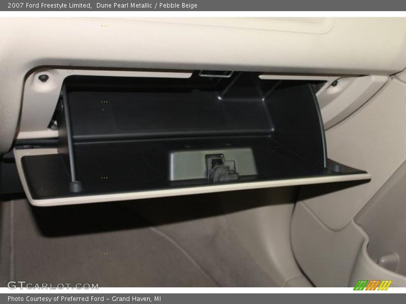 Dune Pearl Metallic / Pebble Beige 2007 Ford Freestyle Limited