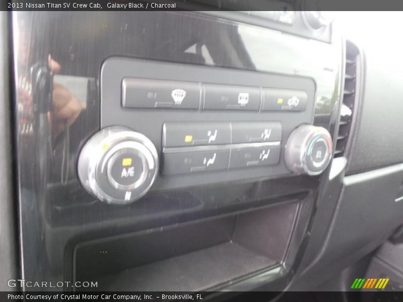 Galaxy Black / Charcoal 2013 Nissan Titan SV Crew Cab