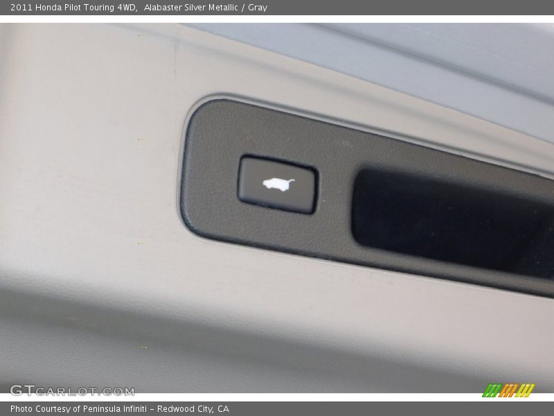 Alabaster Silver Metallic / Gray 2011 Honda Pilot Touring 4WD