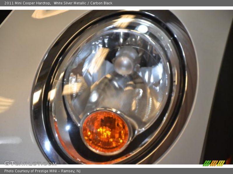 White Silver Metallic / Carbon Black 2011 Mini Cooper Hardtop