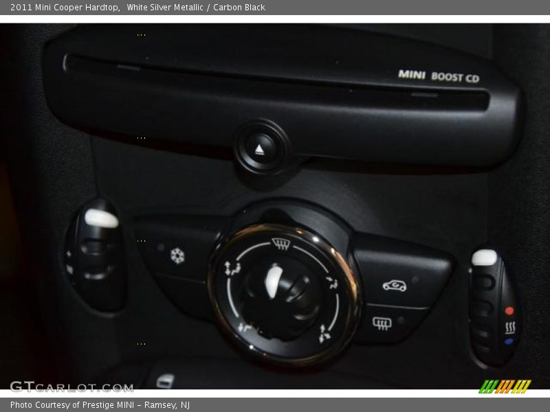 White Silver Metallic / Carbon Black 2011 Mini Cooper Hardtop