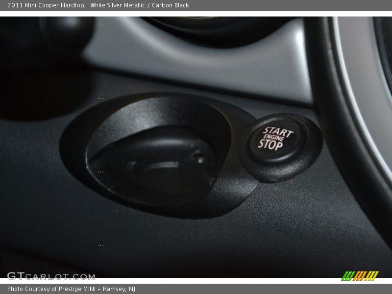 White Silver Metallic / Carbon Black 2011 Mini Cooper Hardtop