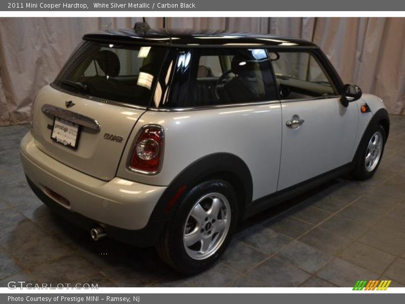 White Silver Metallic / Carbon Black 2011 Mini Cooper Hardtop