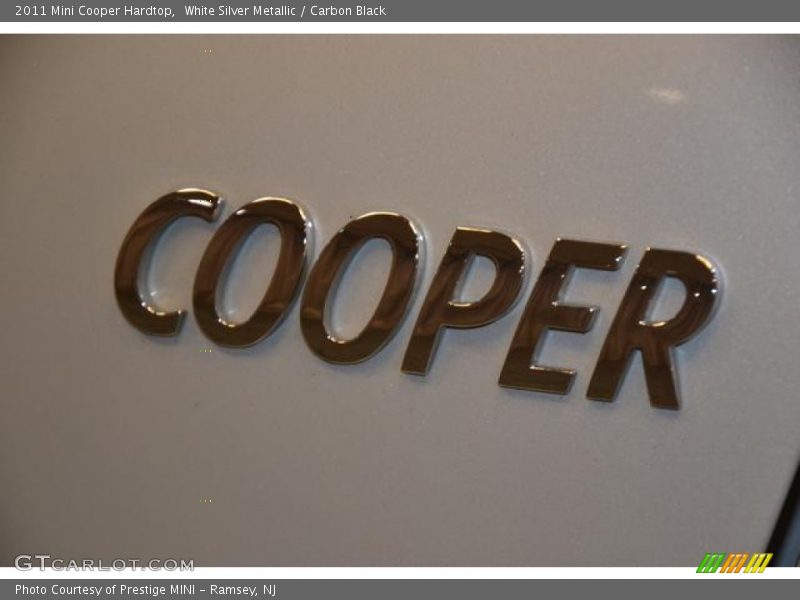 White Silver Metallic / Carbon Black 2011 Mini Cooper Hardtop