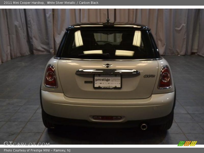 White Silver Metallic / Carbon Black 2011 Mini Cooper Hardtop