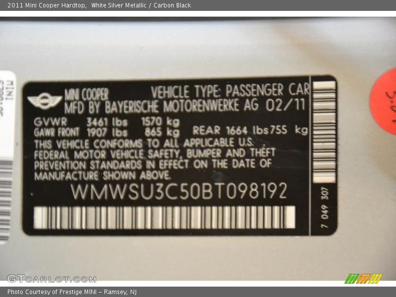 White Silver Metallic / Carbon Black 2011 Mini Cooper Hardtop