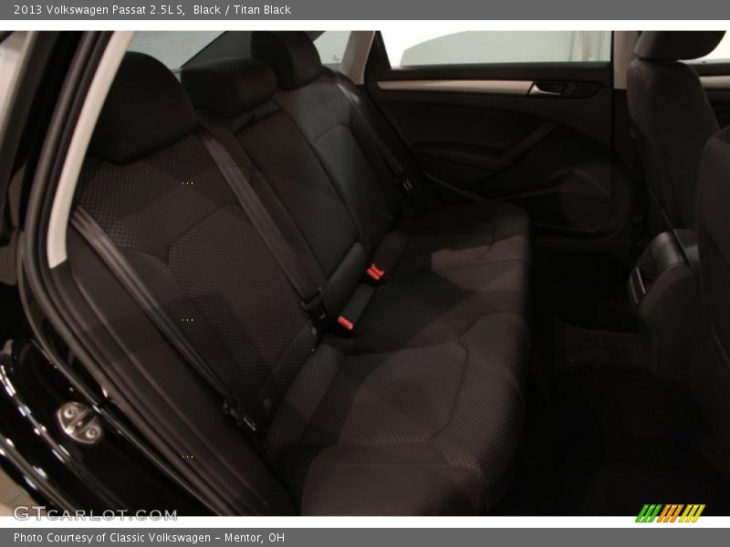 Black / Titan Black 2013 Volkswagen Passat 2.5L S