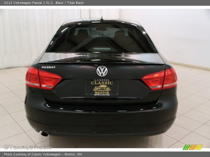 Black / Titan Black 2013 Volkswagen Passat 2.5L S