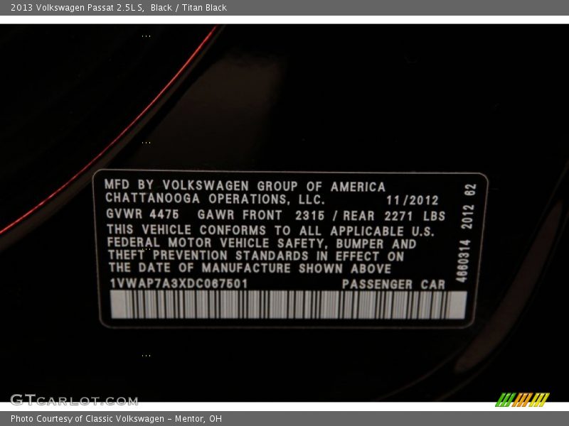 Black / Titan Black 2013 Volkswagen Passat 2.5L S