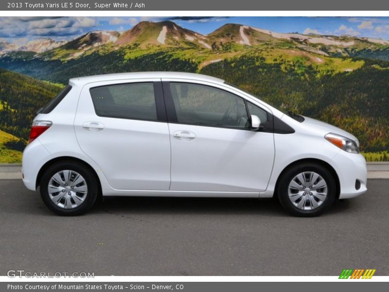 Super White / Ash 2013 Toyota Yaris LE 5 Door