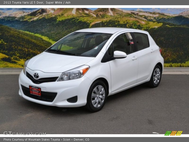 Super White / Ash 2013 Toyota Yaris LE 5 Door