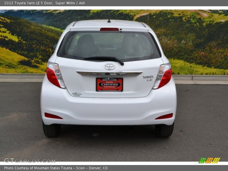 Super White / Ash 2013 Toyota Yaris LE 5 Door
