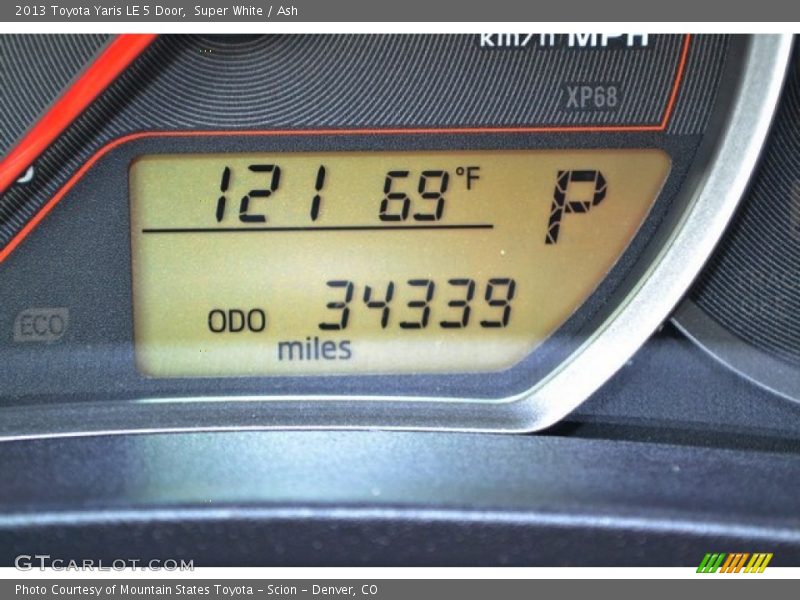 Super White / Ash 2013 Toyota Yaris LE 5 Door
