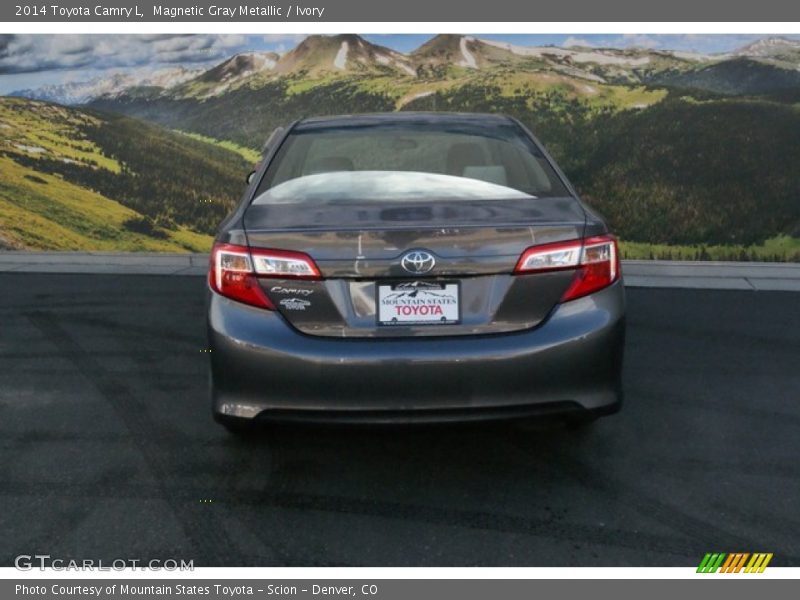 Magnetic Gray Metallic / Ivory 2014 Toyota Camry L