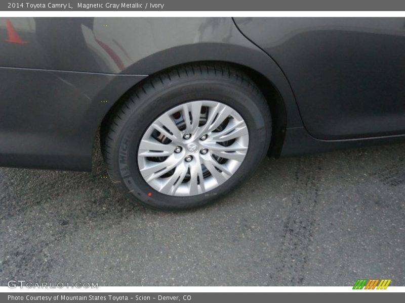 Magnetic Gray Metallic / Ivory 2014 Toyota Camry L