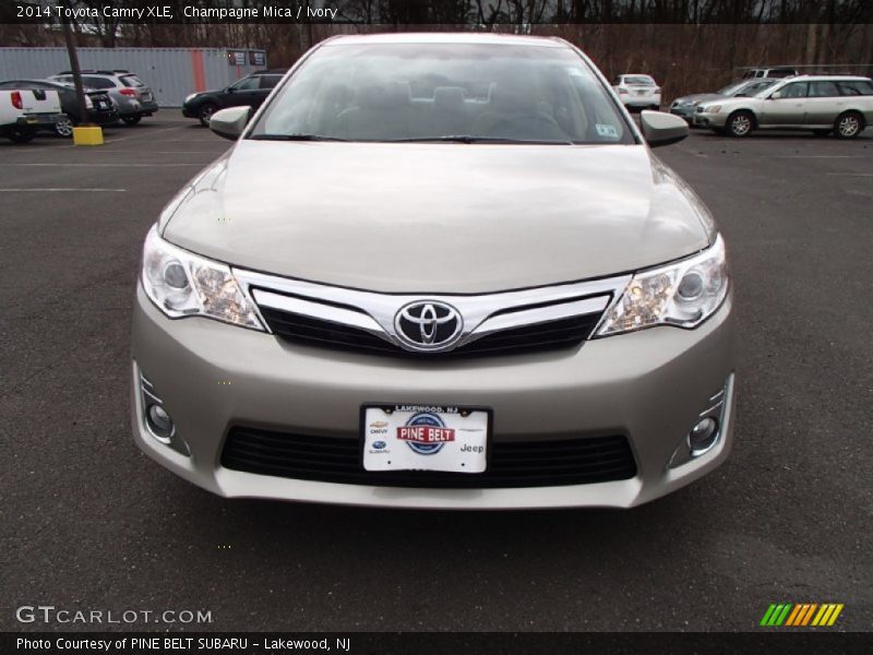 Champagne Mica / Ivory 2014 Toyota Camry XLE