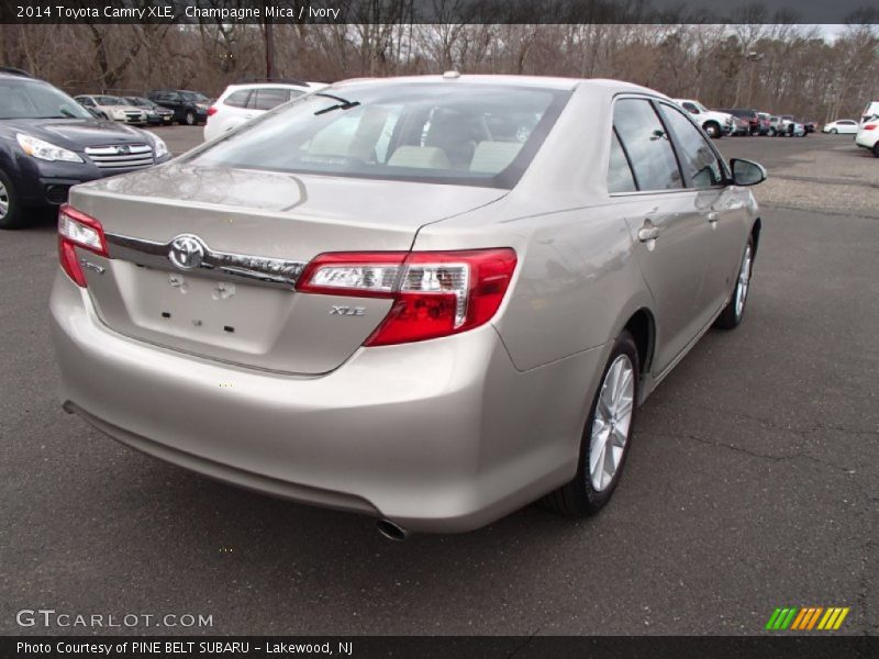 Champagne Mica / Ivory 2014 Toyota Camry XLE