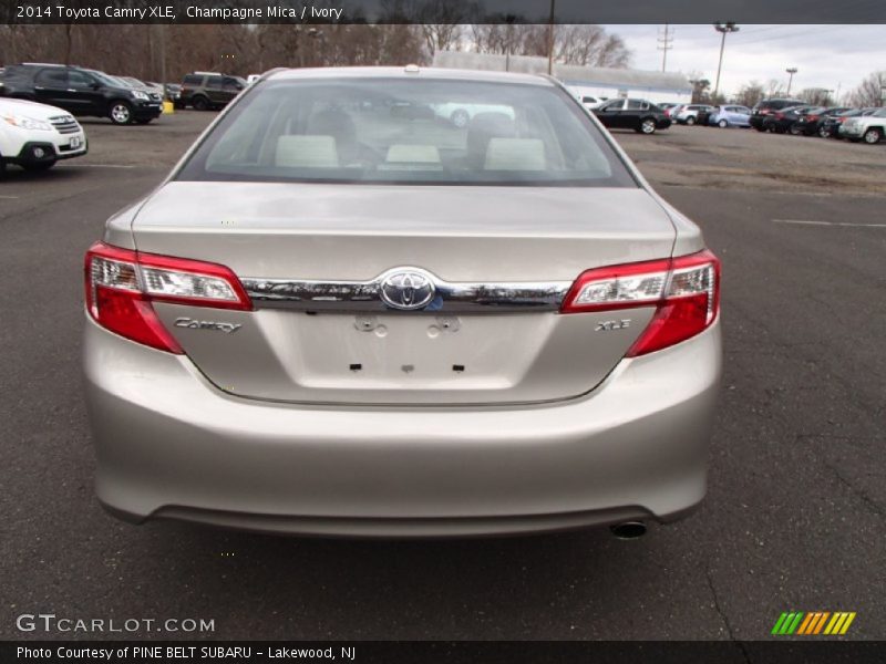 Champagne Mica / Ivory 2014 Toyota Camry XLE