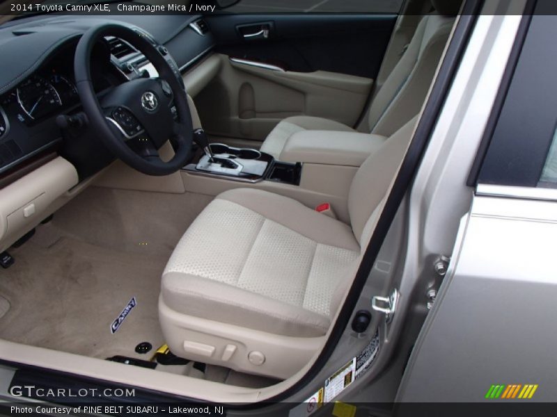 Champagne Mica / Ivory 2014 Toyota Camry XLE