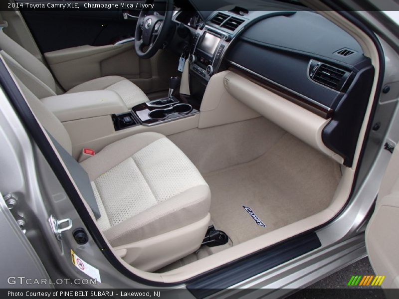Champagne Mica / Ivory 2014 Toyota Camry XLE