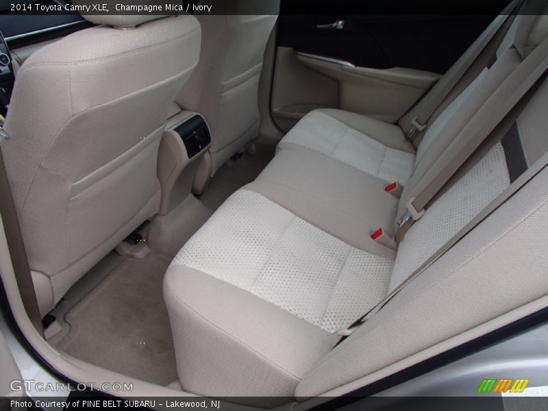 Champagne Mica / Ivory 2014 Toyota Camry XLE