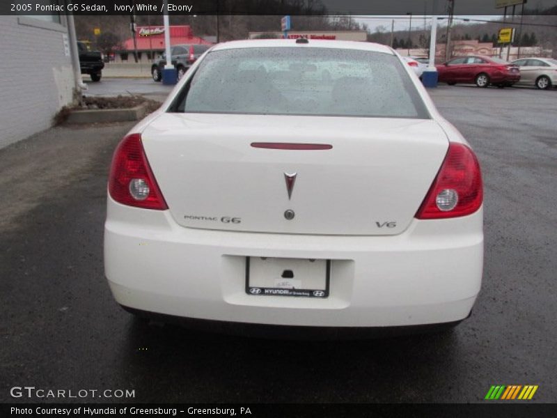 Ivory White / Ebony 2005 Pontiac G6 Sedan