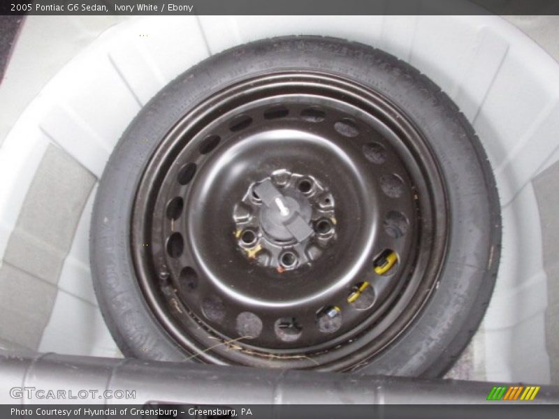 Ivory White / Ebony 2005 Pontiac G6 Sedan