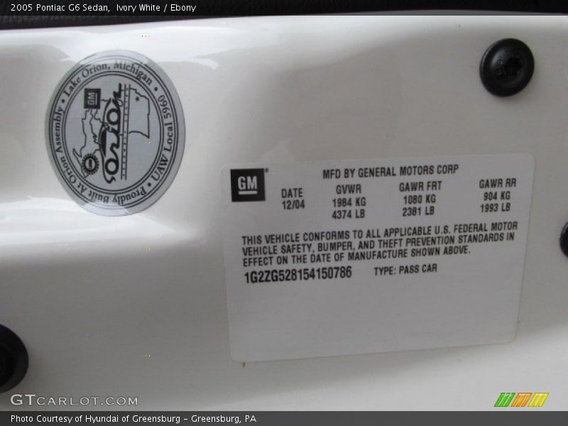 Ivory White / Ebony 2005 Pontiac G6 Sedan