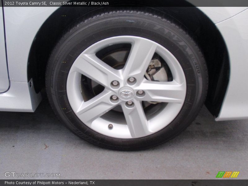 Classic Silver Metallic / Black/Ash 2012 Toyota Camry SE