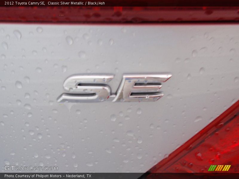 Classic Silver Metallic / Black/Ash 2012 Toyota Camry SE