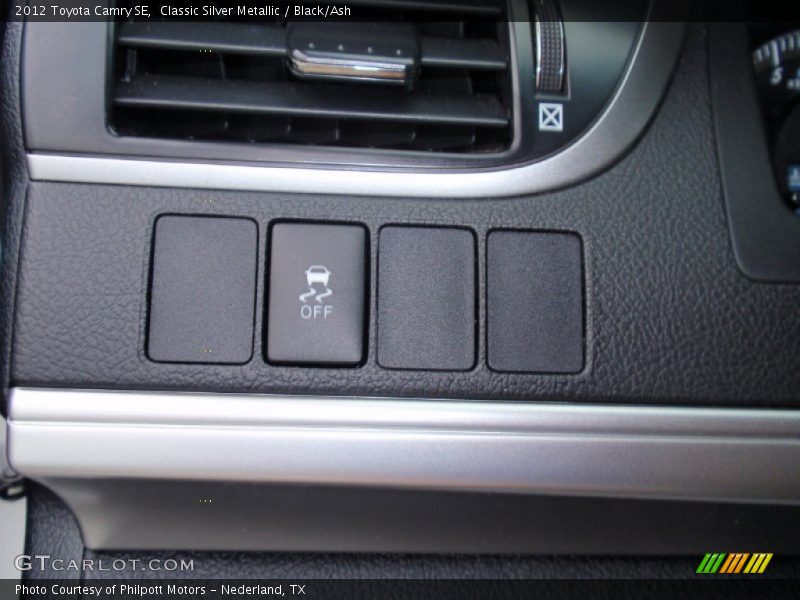 Classic Silver Metallic / Black/Ash 2012 Toyota Camry SE