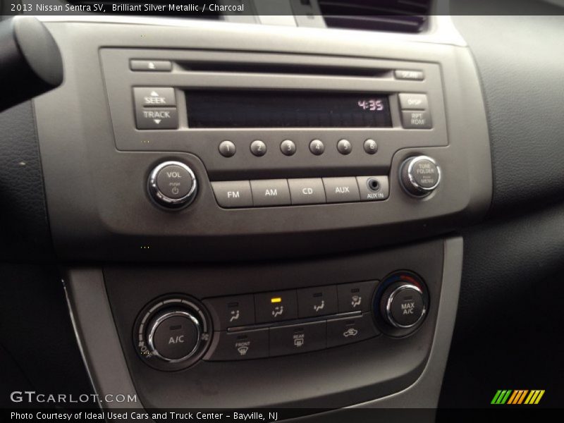 Brilliant Silver Metallic / Charcoal 2013 Nissan Sentra SV
