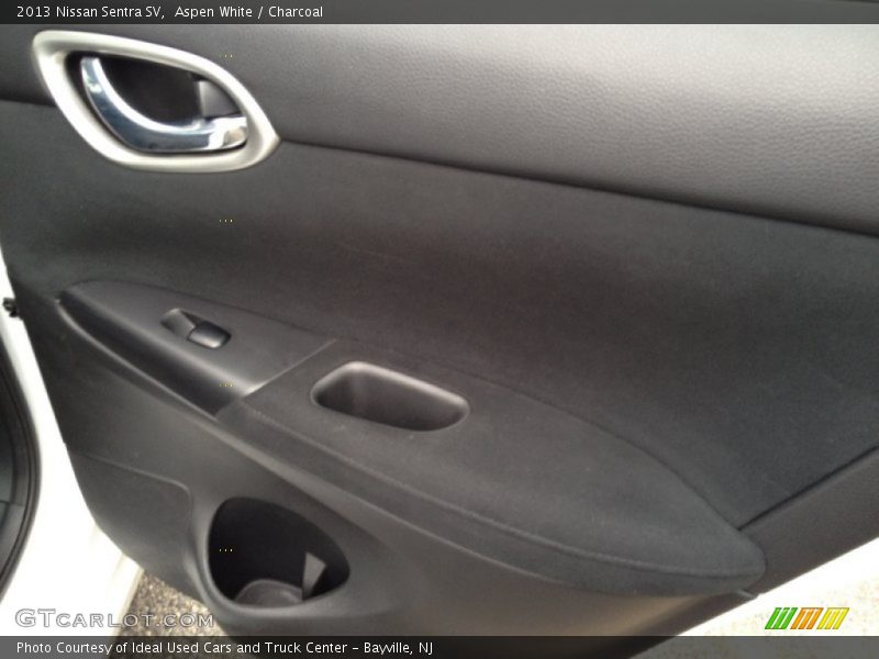Aspen White / Charcoal 2013 Nissan Sentra SV