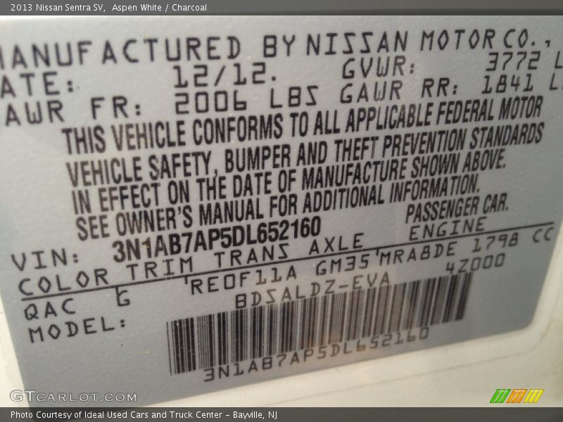 Aspen White / Charcoal 2013 Nissan Sentra SV