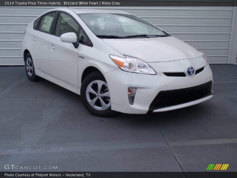 Front 3/4 View of 2014 Prius Three Hybrid