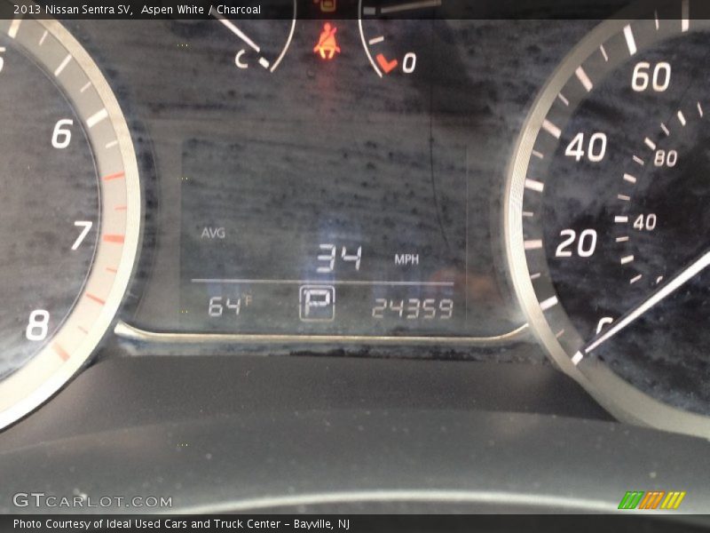 Aspen White / Charcoal 2013 Nissan Sentra SV