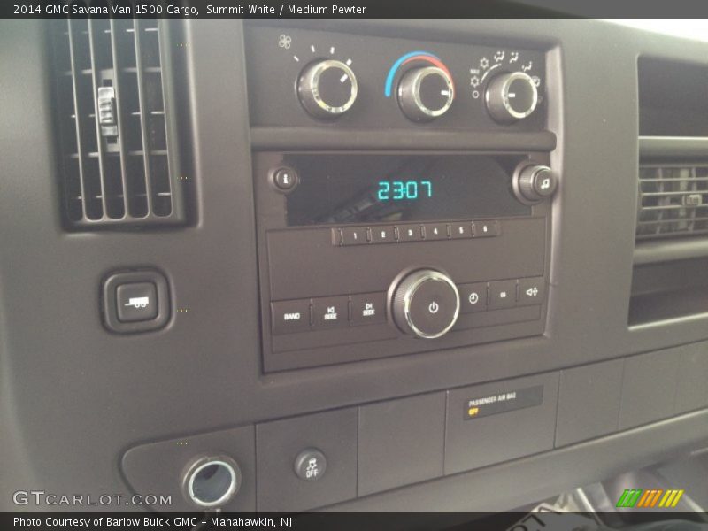 Summit White / Medium Pewter 2014 GMC Savana Van 1500 Cargo