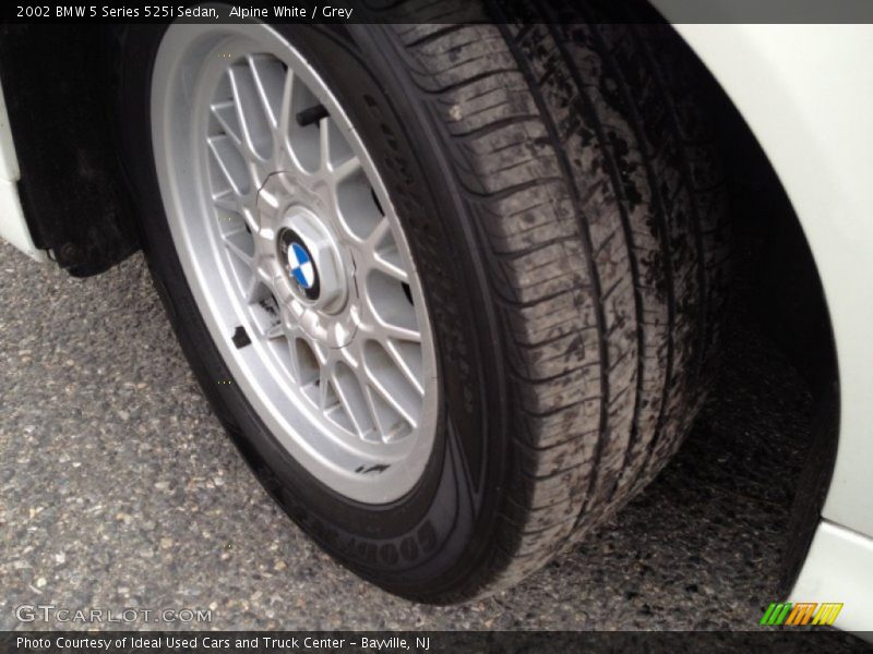 Alpine White / Grey 2002 BMW 5 Series 525i Sedan