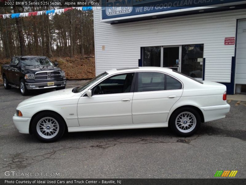 Alpine White / Grey 2002 BMW 5 Series 525i Sedan