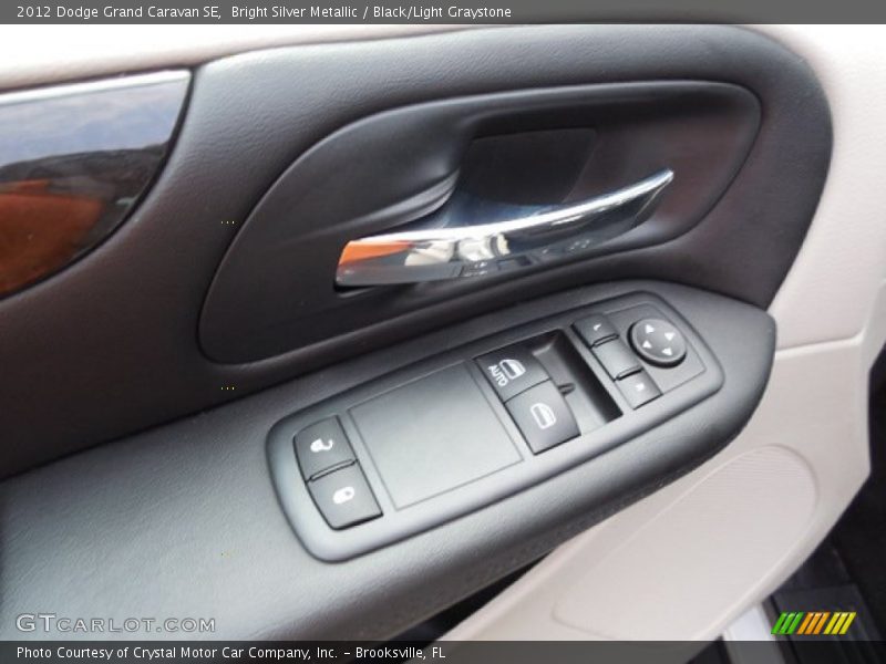Bright Silver Metallic / Black/Light Graystone 2012 Dodge Grand Caravan SE