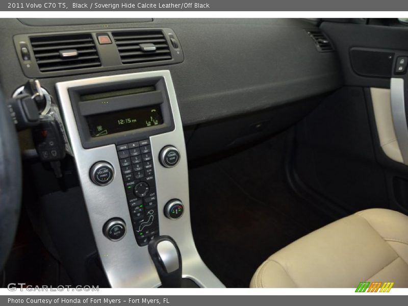 Black / Soverign Hide Calcite Leather/Off Black 2011 Volvo C70 T5