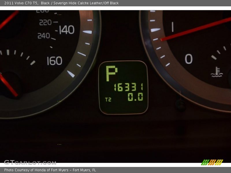 Black / Soverign Hide Calcite Leather/Off Black 2011 Volvo C70 T5