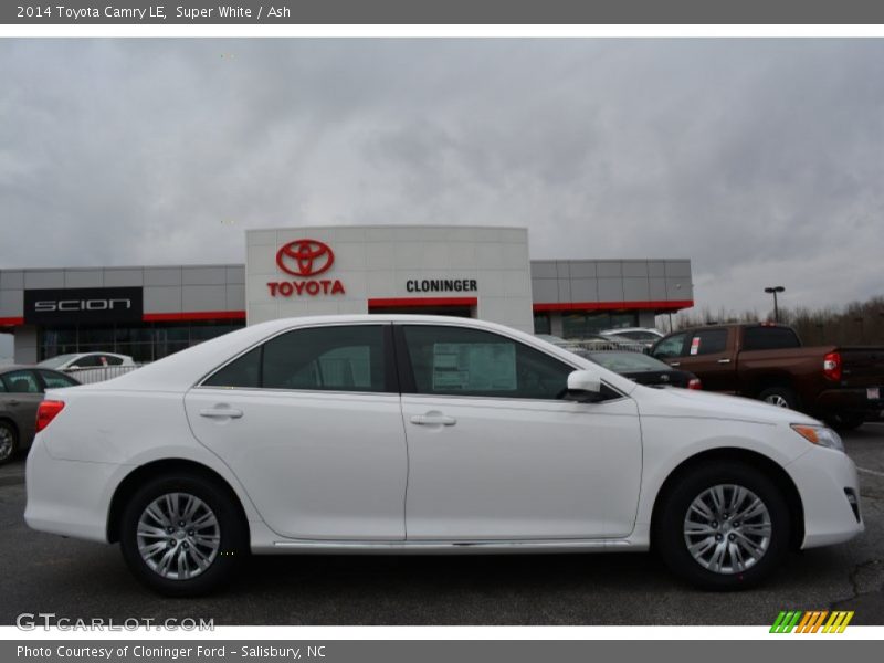 Super White / Ash 2014 Toyota Camry LE