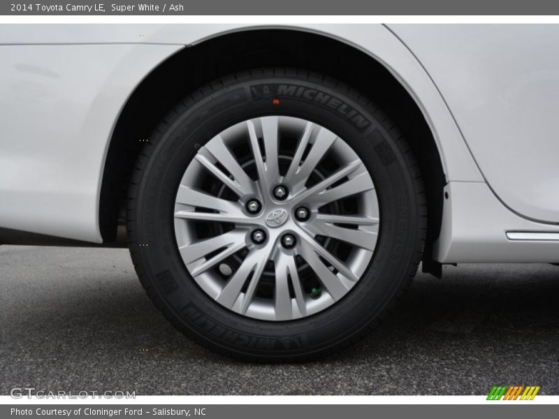 Super White / Ash 2014 Toyota Camry LE