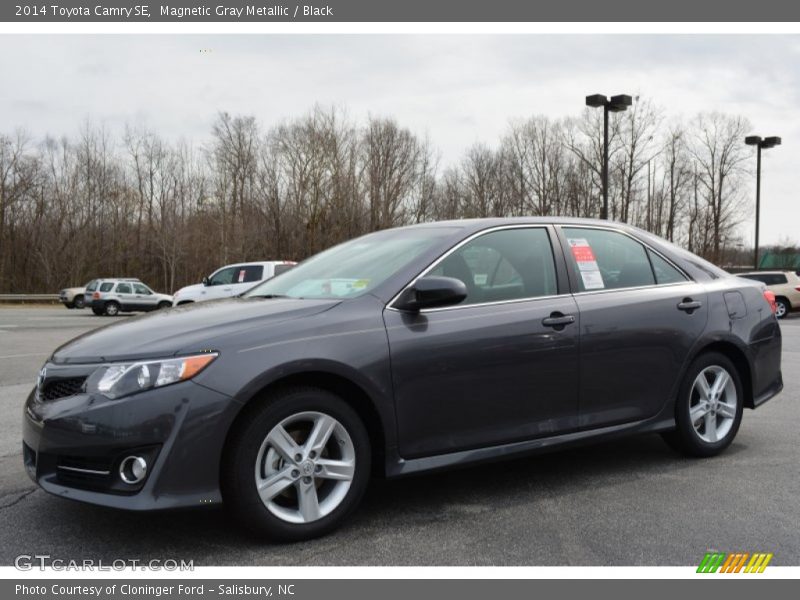 Magnetic Gray Metallic / Black 2014 Toyota Camry SE