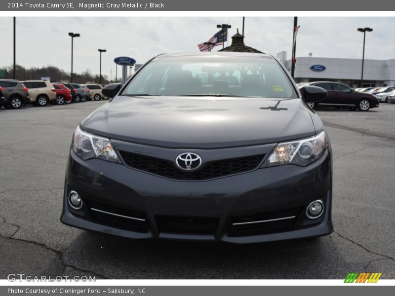 Magnetic Gray Metallic / Black 2014 Toyota Camry SE