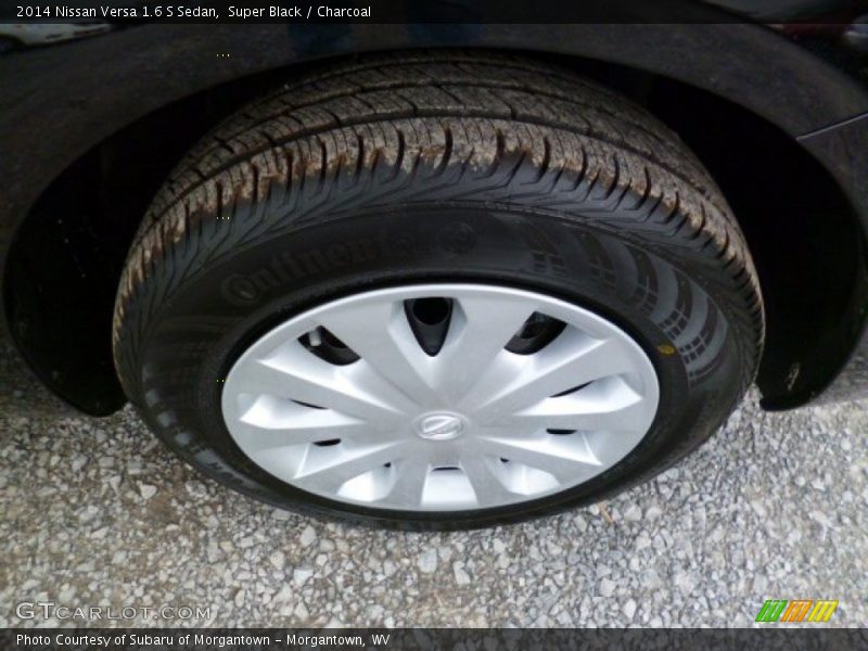 Super Black / Charcoal 2014 Nissan Versa 1.6 S Sedan