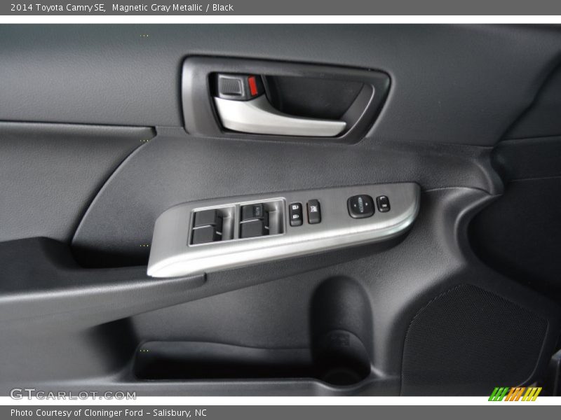 Magnetic Gray Metallic / Black 2014 Toyota Camry SE