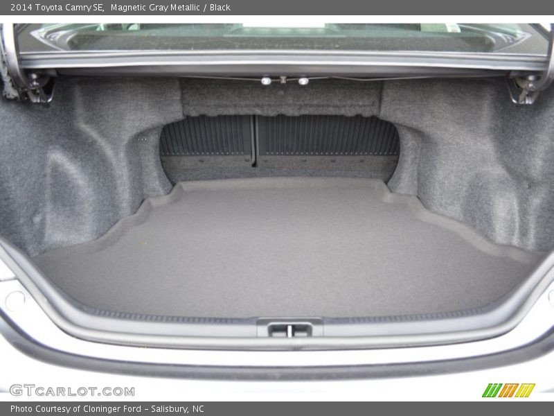 Magnetic Gray Metallic / Black 2014 Toyota Camry SE