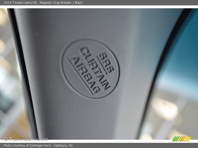 Magnetic Gray Metallic / Black 2014 Toyota Camry SE